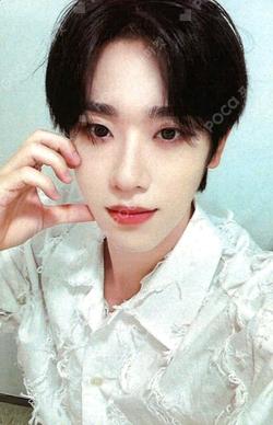 Youth Chapter 2 : YOUTH DEFICIENCY EVERLINE KEUM photocard image