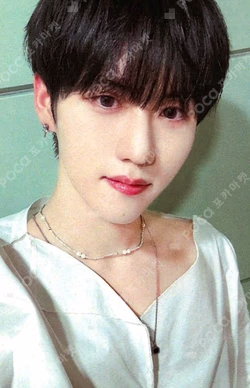 Youth Chapter 2 : YOUTH DEFICIENCY EVERLINE YEWANG photocard image