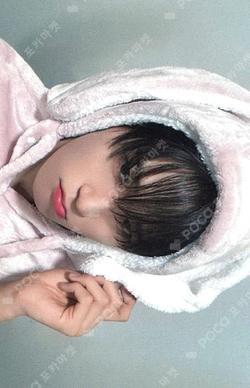 LOST Mubeat JunWoo photocard image