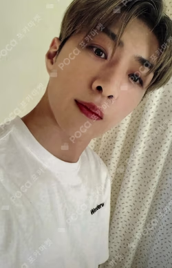 ONF X WONDERWALL WYATT photocard image