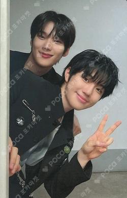 HOT MESS MAKESTAR Unit photocard image