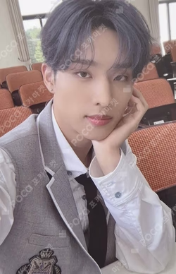 P1AY HERE! MINI BACKPACK POUCH KEEHO photocard image