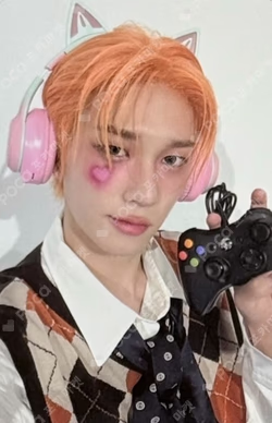 EX hello82 POP-UP Exclusive THEO photocard image