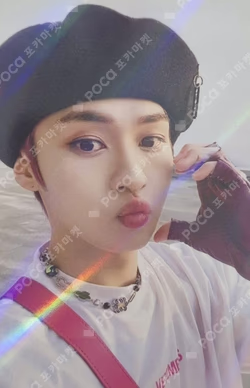 Stray Kids LEE KNOW photocard image