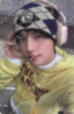 play hard FANPLEE SHINYU photocard image