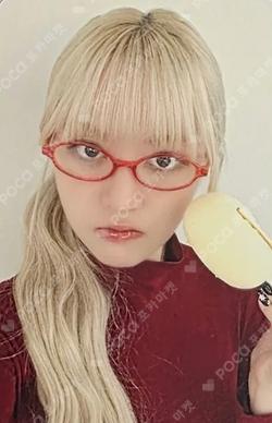 Blue Valentine APPLEMUSIC Lily photocard image