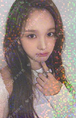 LIT UNIVERSAL J photocard image