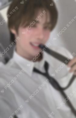 play hard TOWER RECORDS LUCKY DRAW YOUNGJAE photocard image