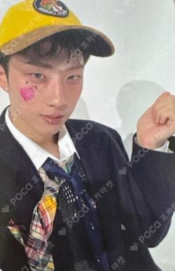 EX Barnes & Noble Exclusive JIUNG photocard image