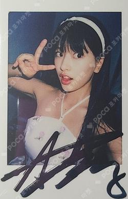 L'OFFICIEL HOMMES YUJIN photocard image