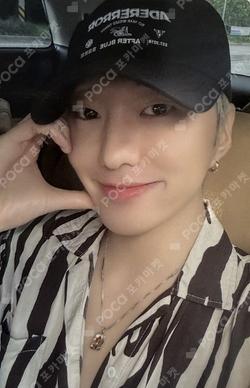 PAGE 2 OUTRO ver. YOON photocard image