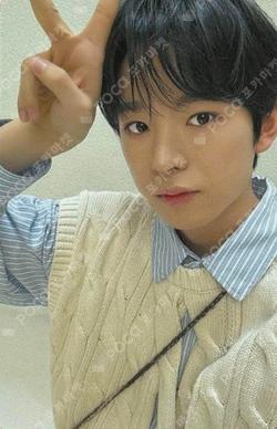 NCT YUSHI photocard image