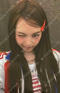 HOT SAUCE L-HOLDER + PHOTOCARD