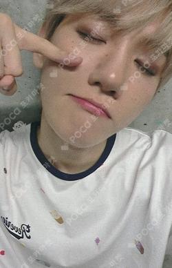 Essence of Reverie Whoop Japan Store BAEKHYUN photocard image