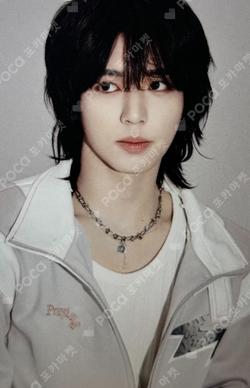 ICONIK HMV HAN YUJIN photocard image