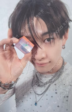 GIANT LIMITED B BANG CHAN photocard image