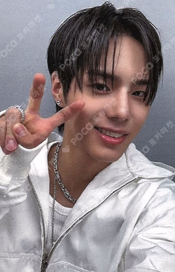 X-82 KPOP HOUSE STORE Hwang Seong Bin photocard image