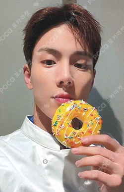 THE X MAKESTAR SHOWNU photocard image