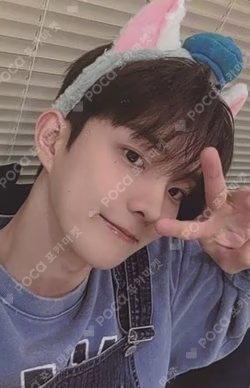 a;effect EVERLINE Q photocard image