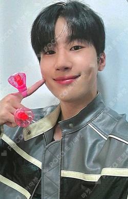 FRAME KTOWN4U SEUNGWOO photocard image