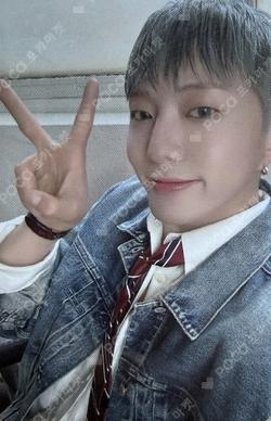 PAGE 2 BROADCAST YOON photocard image