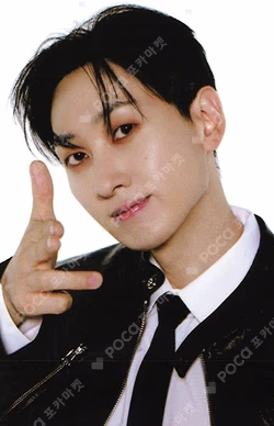 SUPER JUNIOR 20th ANNIVERSARY EXHIBITION [SUPER RECORDS] SOCKS SET EUNHYUK photocard image