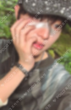 Back to Life WEVERSE LUCKY DRAW EJ photocard image