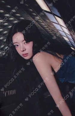 TUNNEL VISION POP-UP STORE TRADING CARD