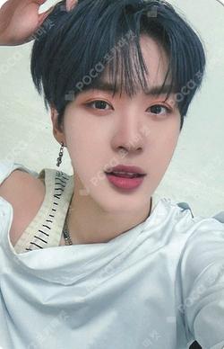 Youth Chapter 3 : ROMANTIC YOUTH fromm store