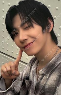 WHO WE ARE POP-UP STORE TRADING CARD HAN photocard image