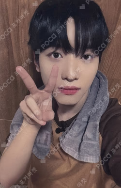 HOUSE OF TRICKY : WRECKING THE HOUSE POP-UP STORE MINI POUCH YUJUN photocard image