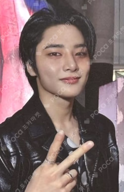 DO IT POP-UP STORE ZIP-UP HOODIE I.N photocard image