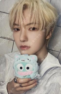 HOUSE OF TRICKY : WRECKING THE HOUSE APPLEMUSIC JUNGHOON photocard image