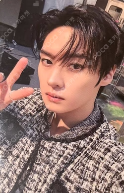 DO IT PLATFORM PLVE VER. LEE KNOW photocard image