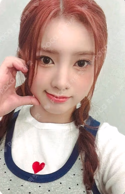 SWICY EVERLINE ELISIA photocard image