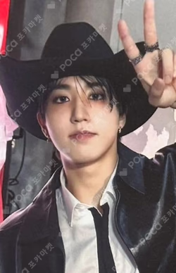 DO IT POP-UP STORE ZIP-UP HOODIE