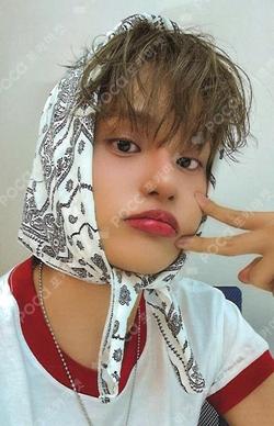 UPSIDE DOWN Photobook VER. LEE DAE HWI photocard image