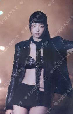 TUNNEL VISION POCAALBUM Ver. B LIA photocard image