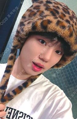 HOT MESS MAKESTAR