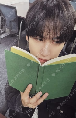 The Classic Film-mount Keyring ver. KYUHYUN photocard image