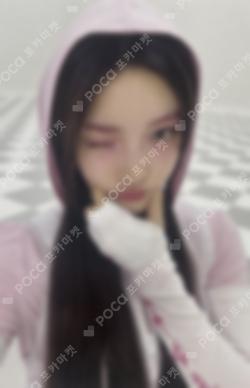 bomb YIZHIYU IROHA photocard image