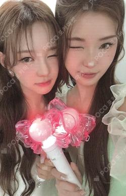 izna OFFICIAL LIGHT STICK + LIGHT BAND SET Unit photocard image