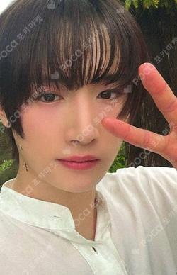 As I am APPLEMUSIC HYUK photocard image