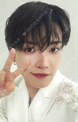 ATEEZ 2025 WORLD TOUR [IN YOUR FANTASY] IN JAPAN HONGJOONG photocard image