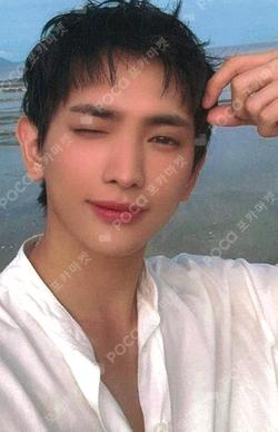 As I am APPLEMUSIC LEW photocard image