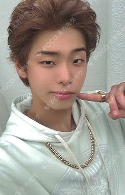 Trophy Classic ver. Kim Do Gyun photocard image