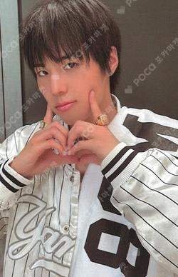 Trophy Special ver. Hwang Seong Bin photocard image