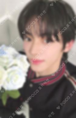 TRY WITH US YIZHIYU HANJIN photocard image