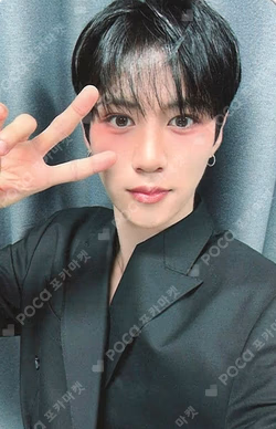 LOST BROADCAST Ian photocard image