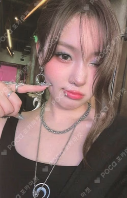 BUBBLE GUM POCAALBUM ver. CHAEHYUN photocard image